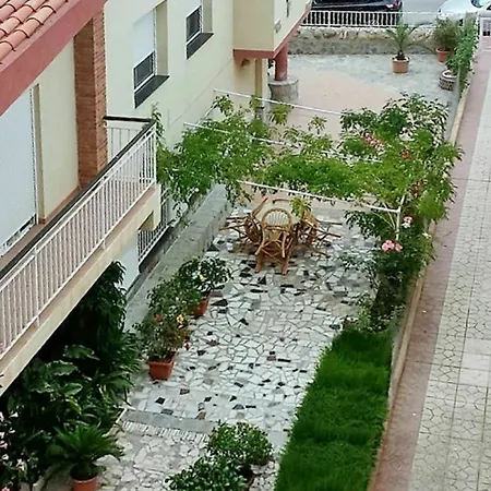 Sunny, 3-bedroom In With A Terrace And Sea Views - 10m F... Apartment